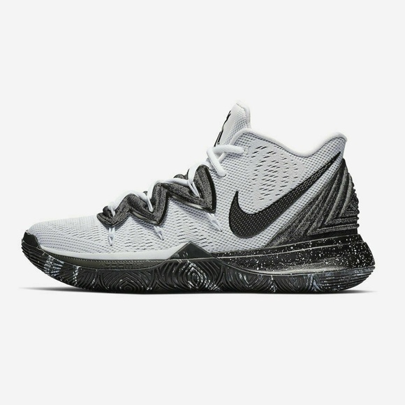 NEW Nike Kyrie 5 Basketball Oreo Sneakers - Picture 2 of 8